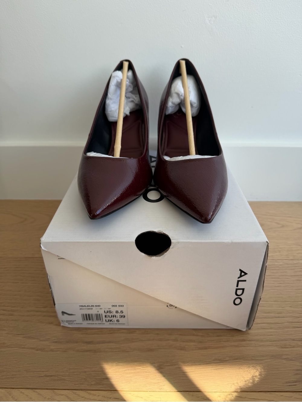Aldo Women's Size 8.5 - Pointed Block Heel Pumps in Burgundy - Picture 3 of 7